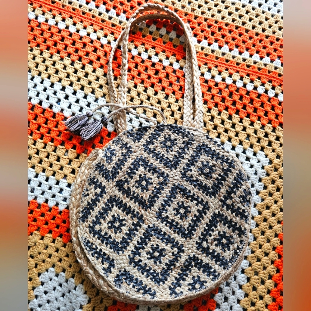 Jute Woven Boho Geometric Patterned America & Beyond Round Shoulder Bag Purse